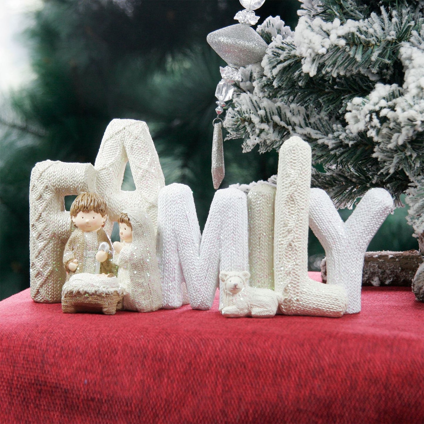 Resin LOVE/FAMILY Alphabet Figurines Desktop Ornament LOVE/FAMILY Letters Sign Statue Holiday Gifts Home Decor for Living Room